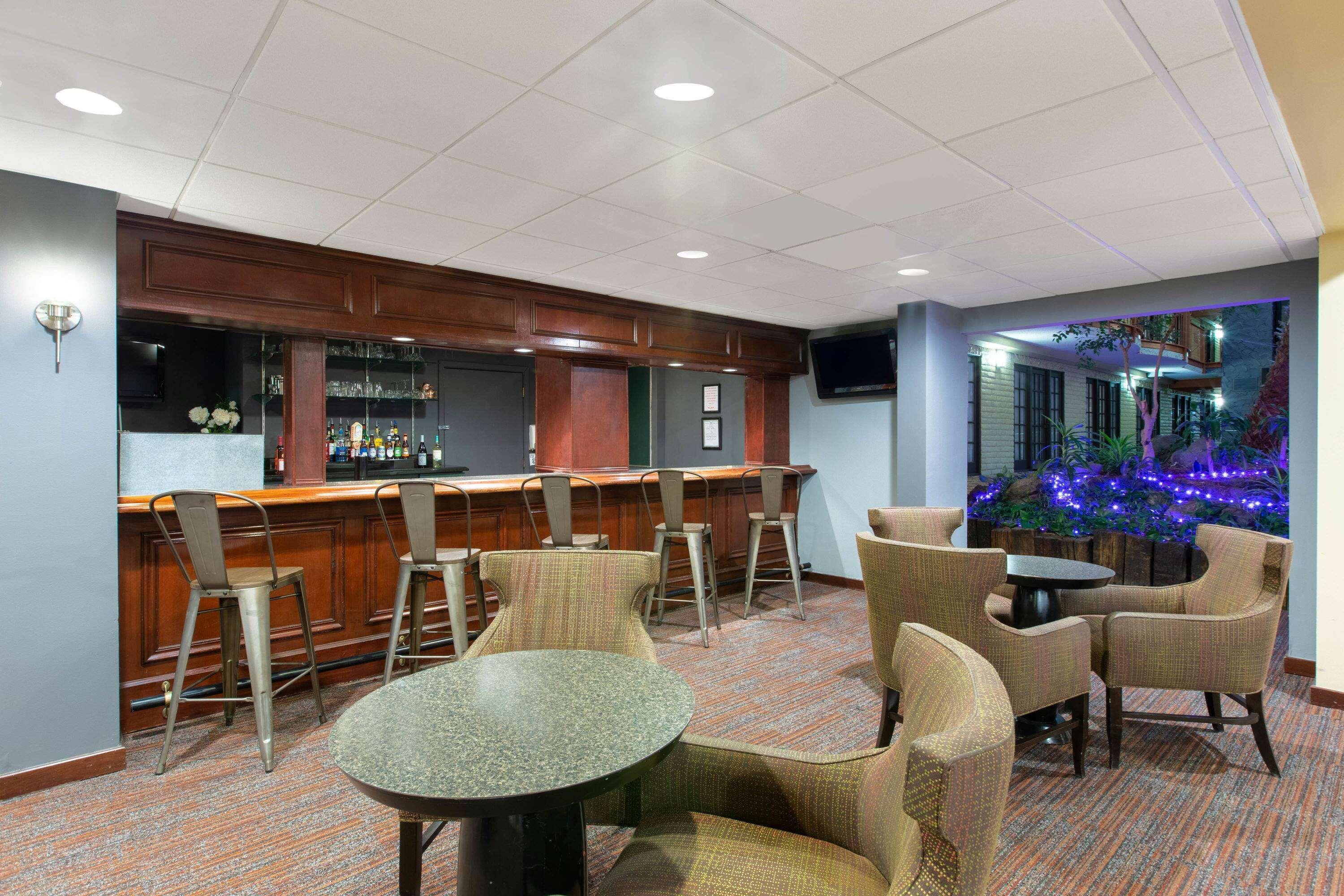 Aksarben Suites Trademark Collection By Wyndham Omaha Esterno foto