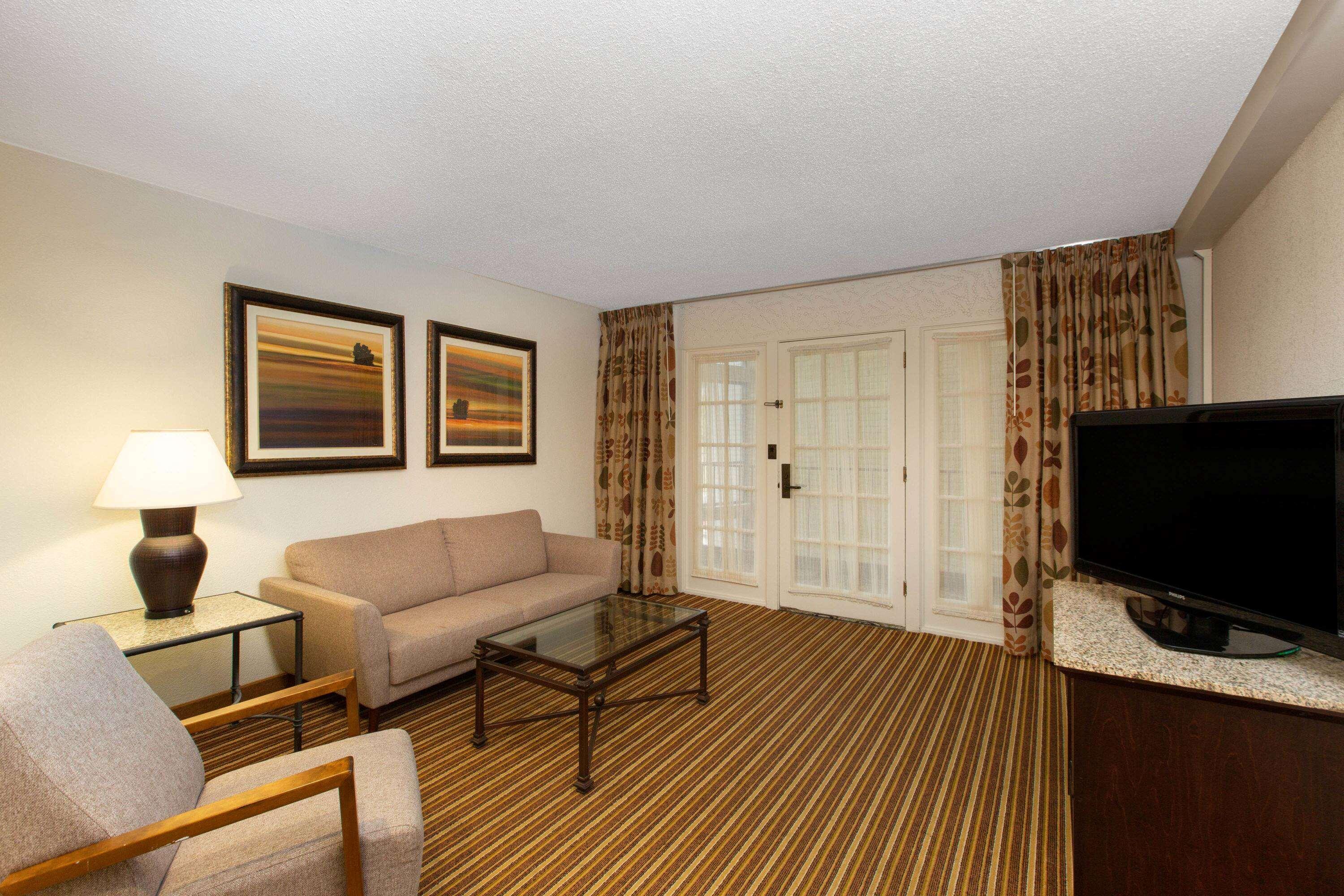 Aksarben Suites Trademark Collection By Wyndham Omaha Esterno foto