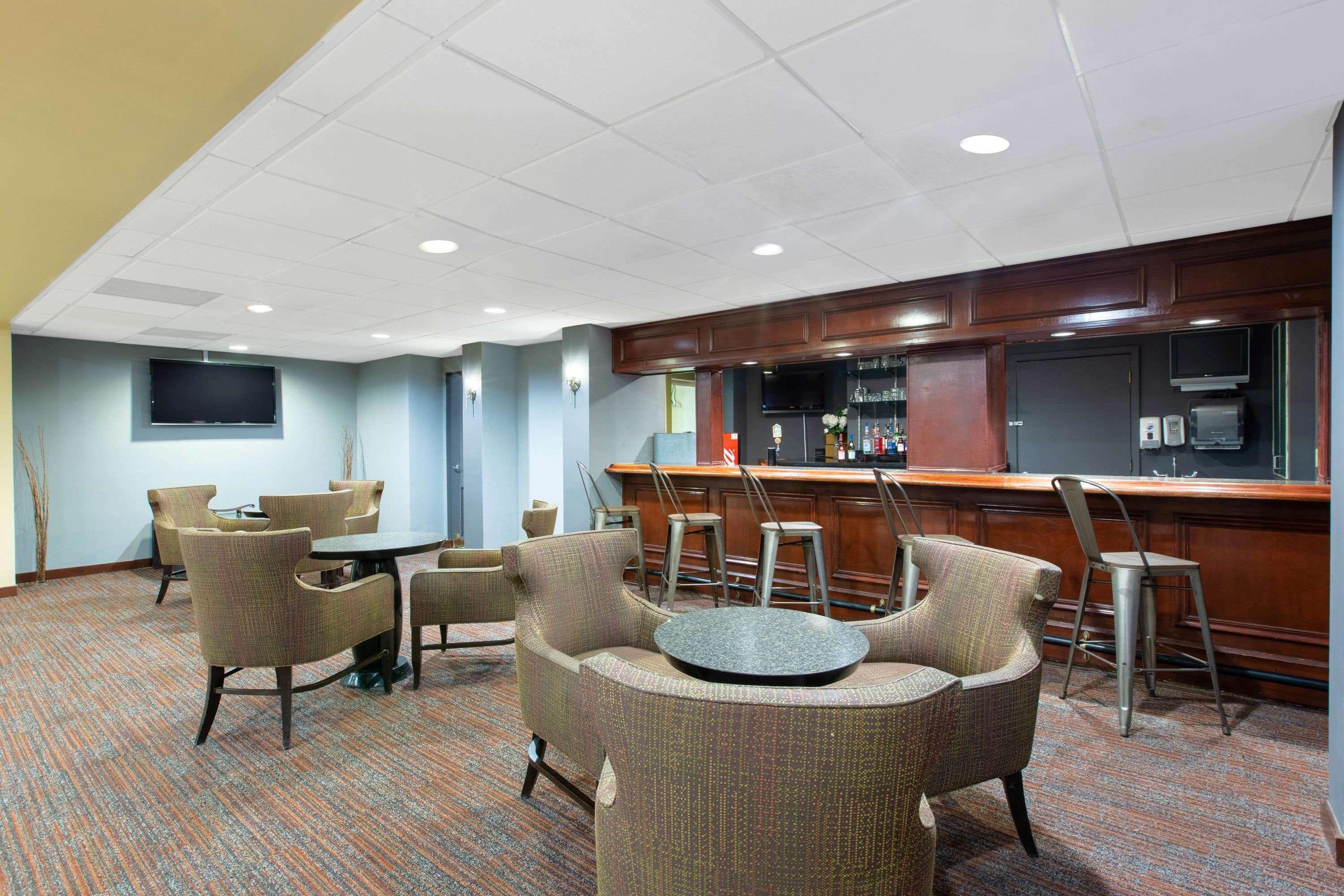 Aksarben Suites Trademark Collection By Wyndham Omaha Esterno foto