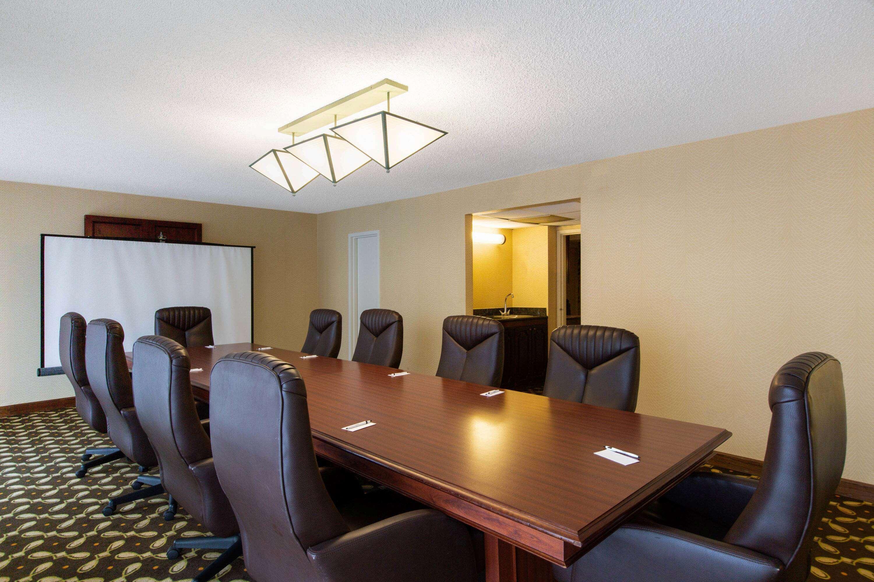 Aksarben Suites Trademark Collection By Wyndham Omaha Esterno foto