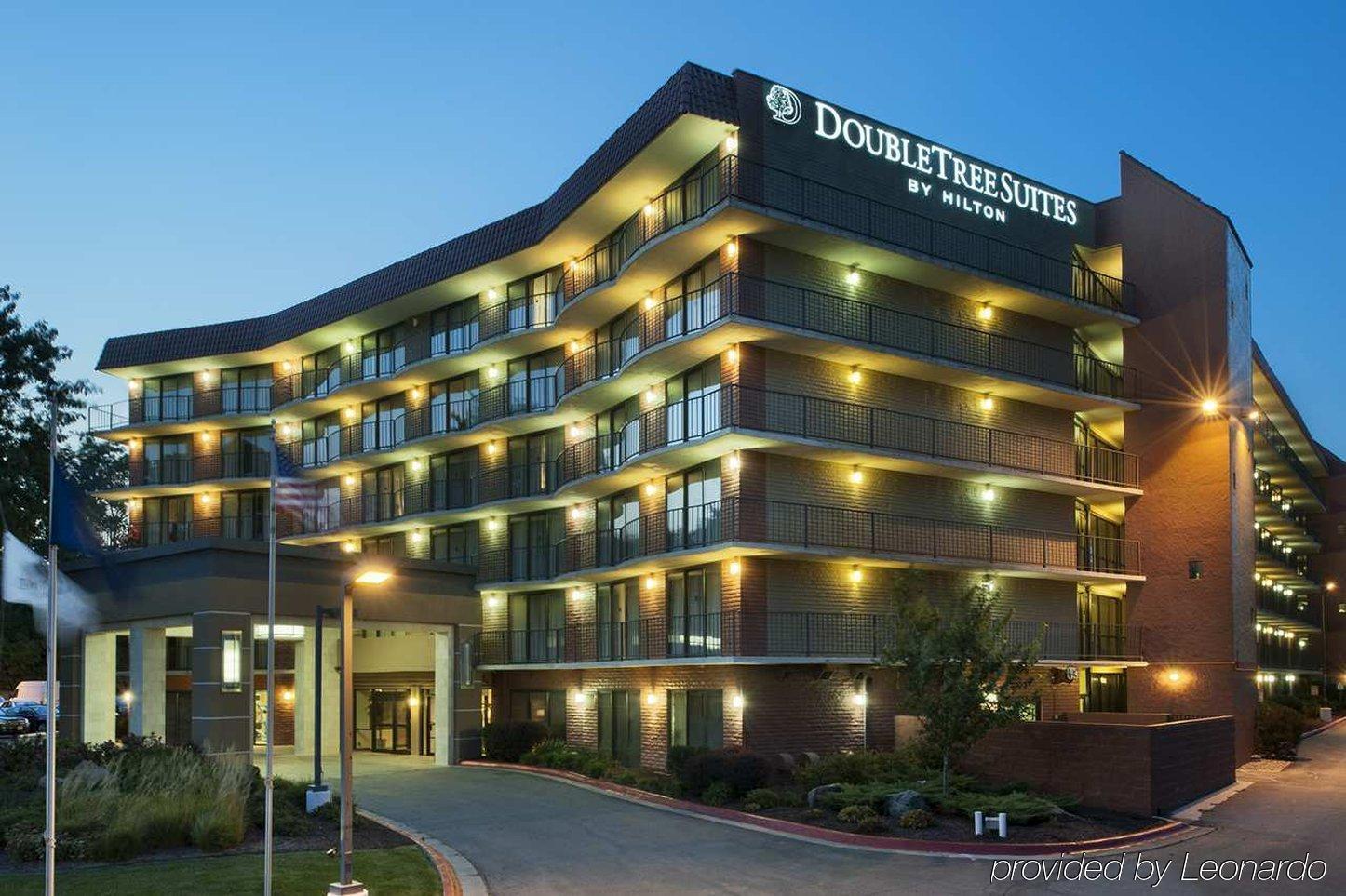 Aksarben Suites Trademark Collection By Wyndham Omaha Esterno foto