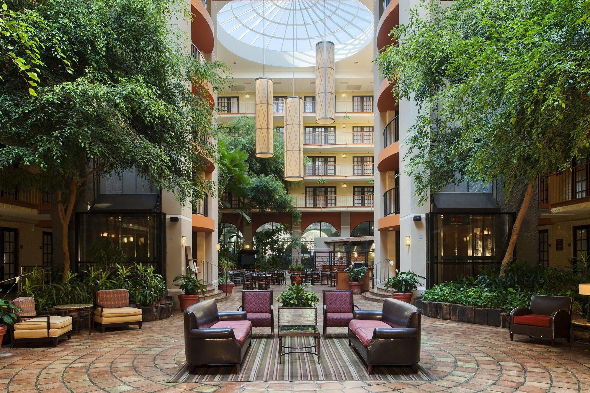 Aksarben Suites Trademark Collection By Wyndham Omaha Esterno foto